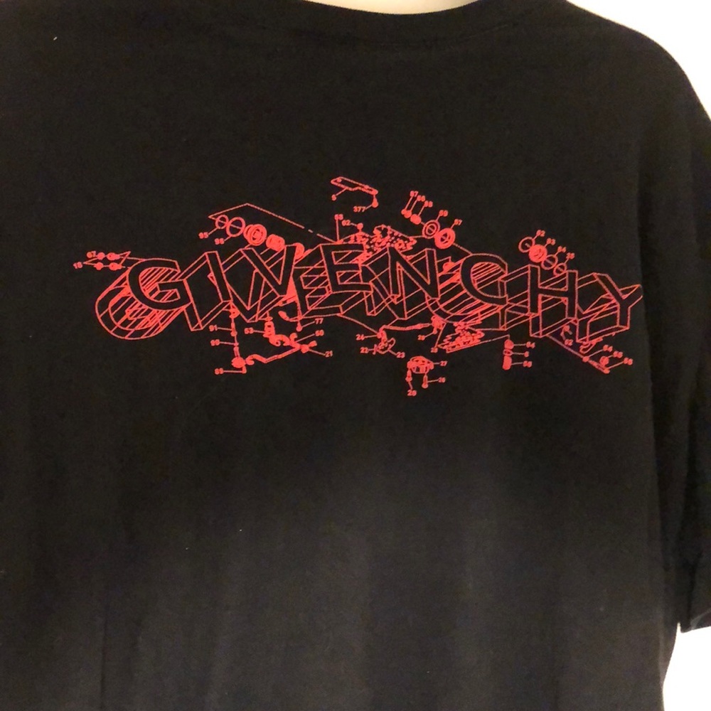GIVENCHY BLACK T SHIRT